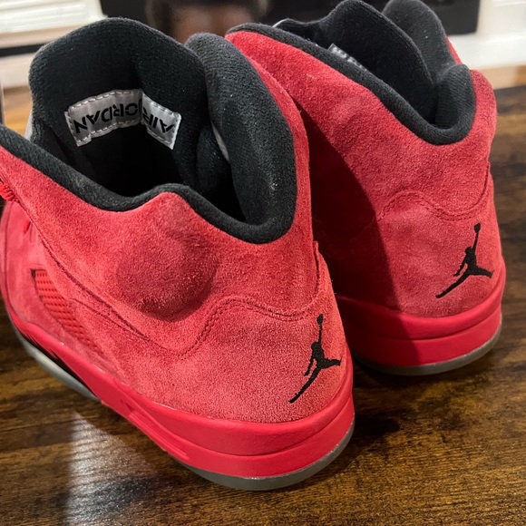 Suede Red Jordan 5’s good condition - Picture 3 of 6